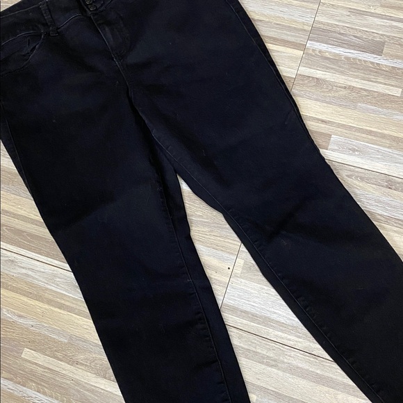 TORRID Super Soft Jeggings size women’s 18 short - Picture 4 of 9